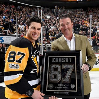 Sidney Crosby's 1,000th NHL point honored by Penguins