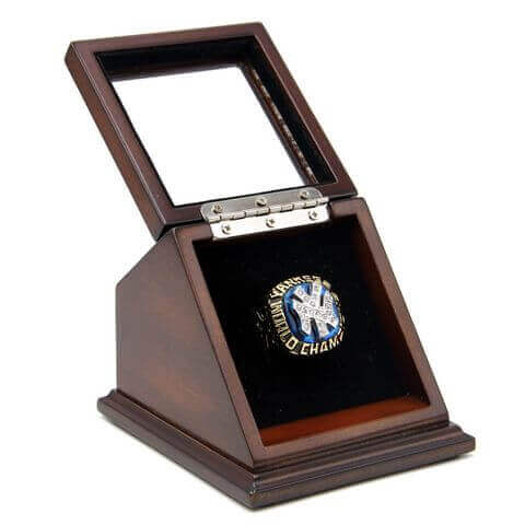 MLB 1977 New York Yankees World Series Championship Replica Fan Ring with Wooden Display Case