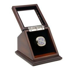 MLB 1999 New York Yankees World Series Championship Replica Fan Ring with Wooden Display Case