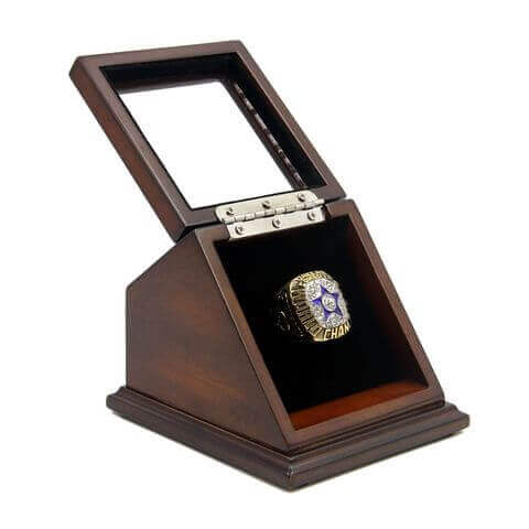 NFL 1971 Super Bowl VI Dallas Cowboys Championship Replica Fan Ring with Wooden Display Case