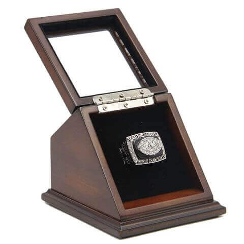 NFL 1976 Super Bowl XI Los Angeles/Oakland Raiders Championship Replica Fan Ring with Wooden Display Case