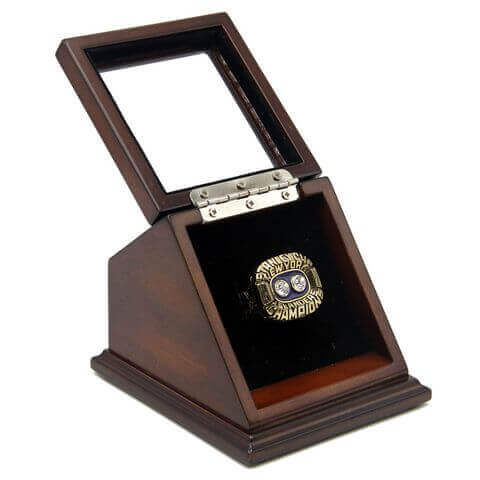 NHL 1981 New York Islanders Stanley Cup Championship Replica Fan Ring with Wooden Display Case