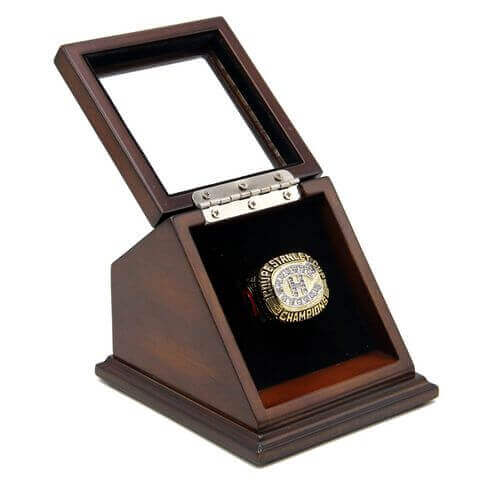 NHL 1986 Montreal Canadiens Stanley Cup Championship Replica Fan Ring with Wooden Display Case