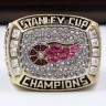 NHL 1998 Detroit Red Wings Stanley Cup Championship Replica Fan Ring with Wooden Display Case