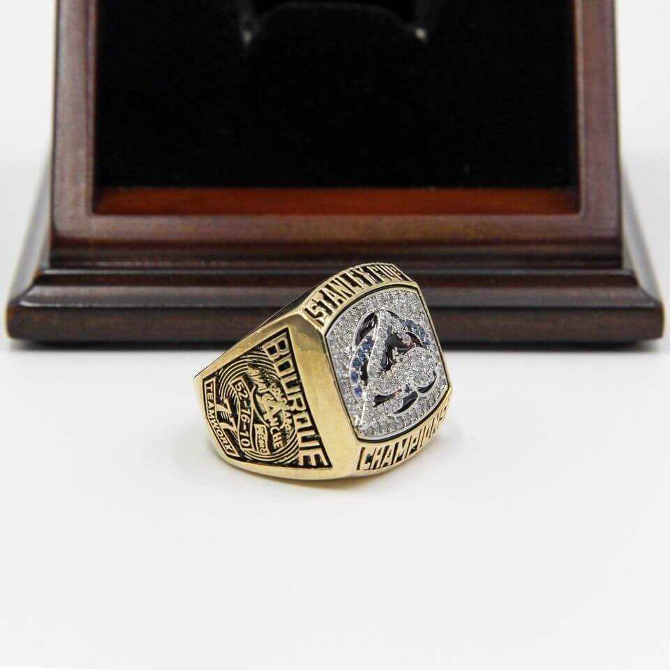 Police Auctions Canada - Colorado Avalanche Replica of 2001 NHL Stanley Cup  Championship Ring (234833F)