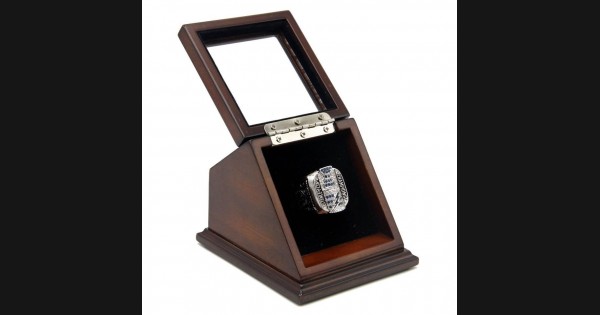 2004 TAMPA BAY LIGHTNING STANLEY CUP CHAMPIONSHIP RING - STAFFER